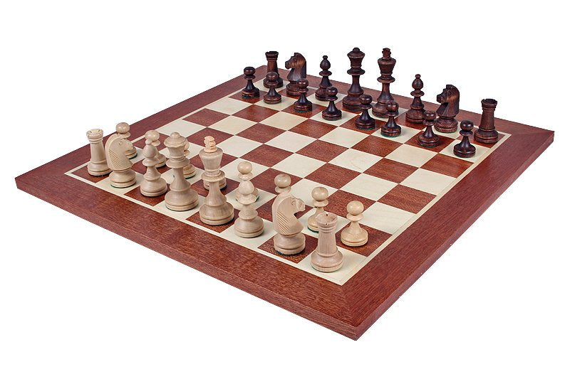 chess pieces with box staunton