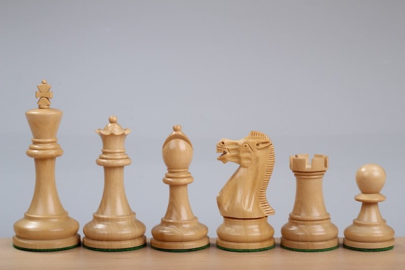 chess pieces sheesham
