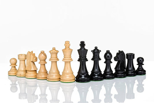 staunton black chess pieces