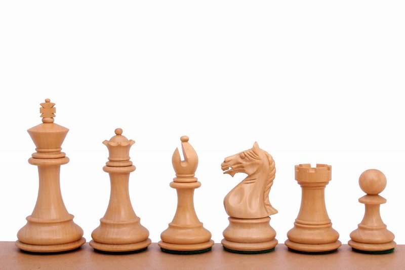 Pièces d'échecs suprêmes de 3,5 pouces ébonisées